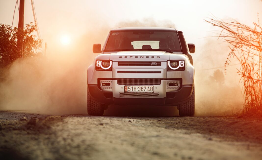 Land Rover Defender 2023